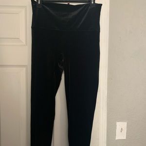 Spanks velvet leggings